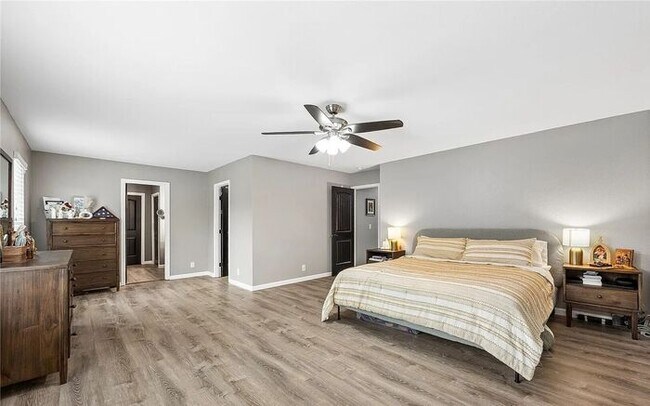 Foto del edificio - Beautiful Updated 5 Bedroom Home in Graham!