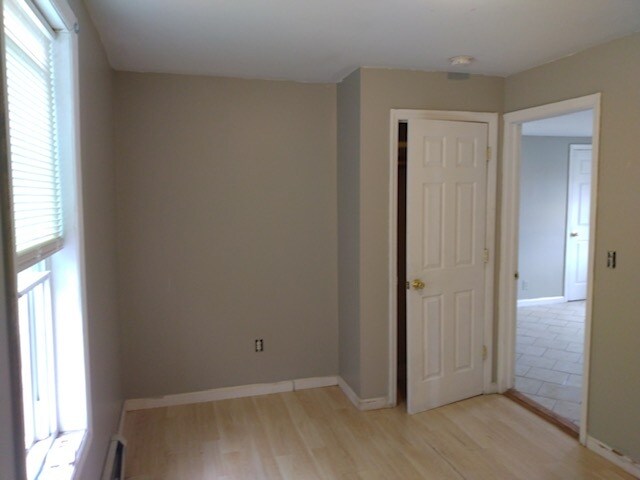 Primary Photo - 452 River St
