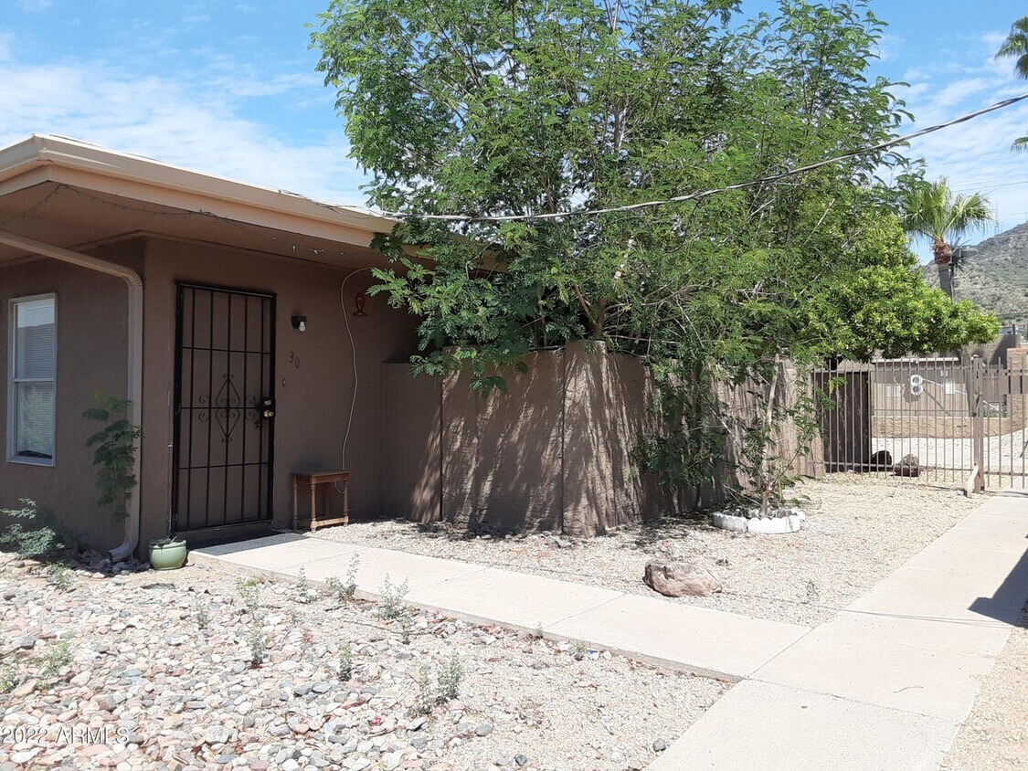Primary Photo - 925 W Peoria Ave
