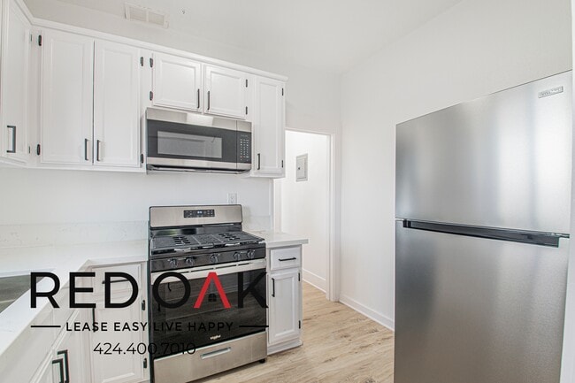 Foto del edificio - 527 W 15th St