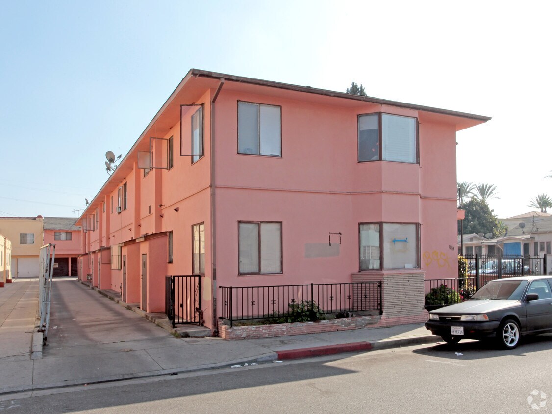 Building Photo - 7034 Mountain View Ave