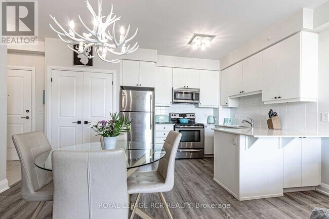 Photo du bâtiment - 12 Woodstream Blvd