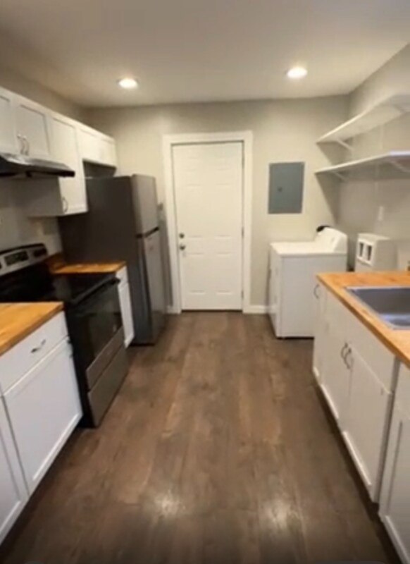 Building Photo - 820 S Hackley St