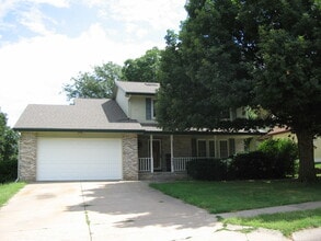 Building Photo - 303 Pierce St