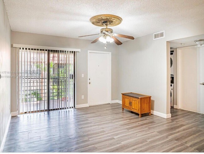 Foto del edificio - 6545 W 27th Ct