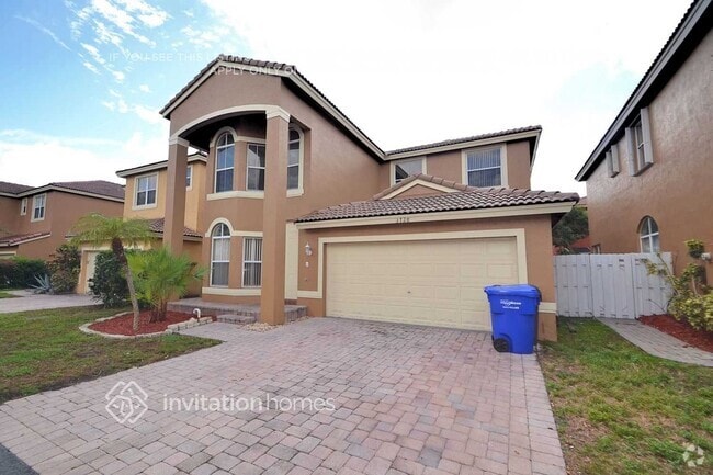 Building Photo - 3728 SW 50th Ct