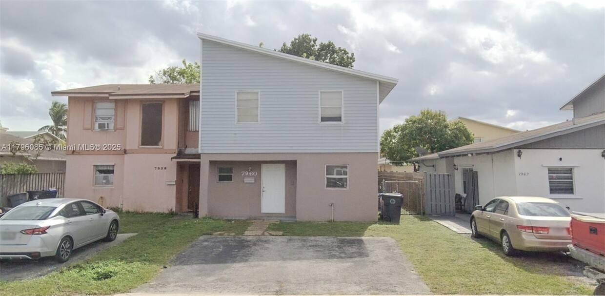 Foto principal - 7960 SW 6th St