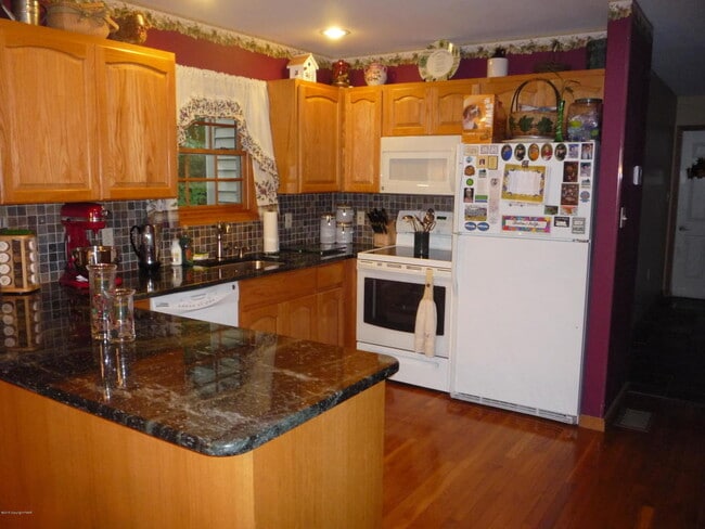 Building Photo - 123 Pasquin Dr
