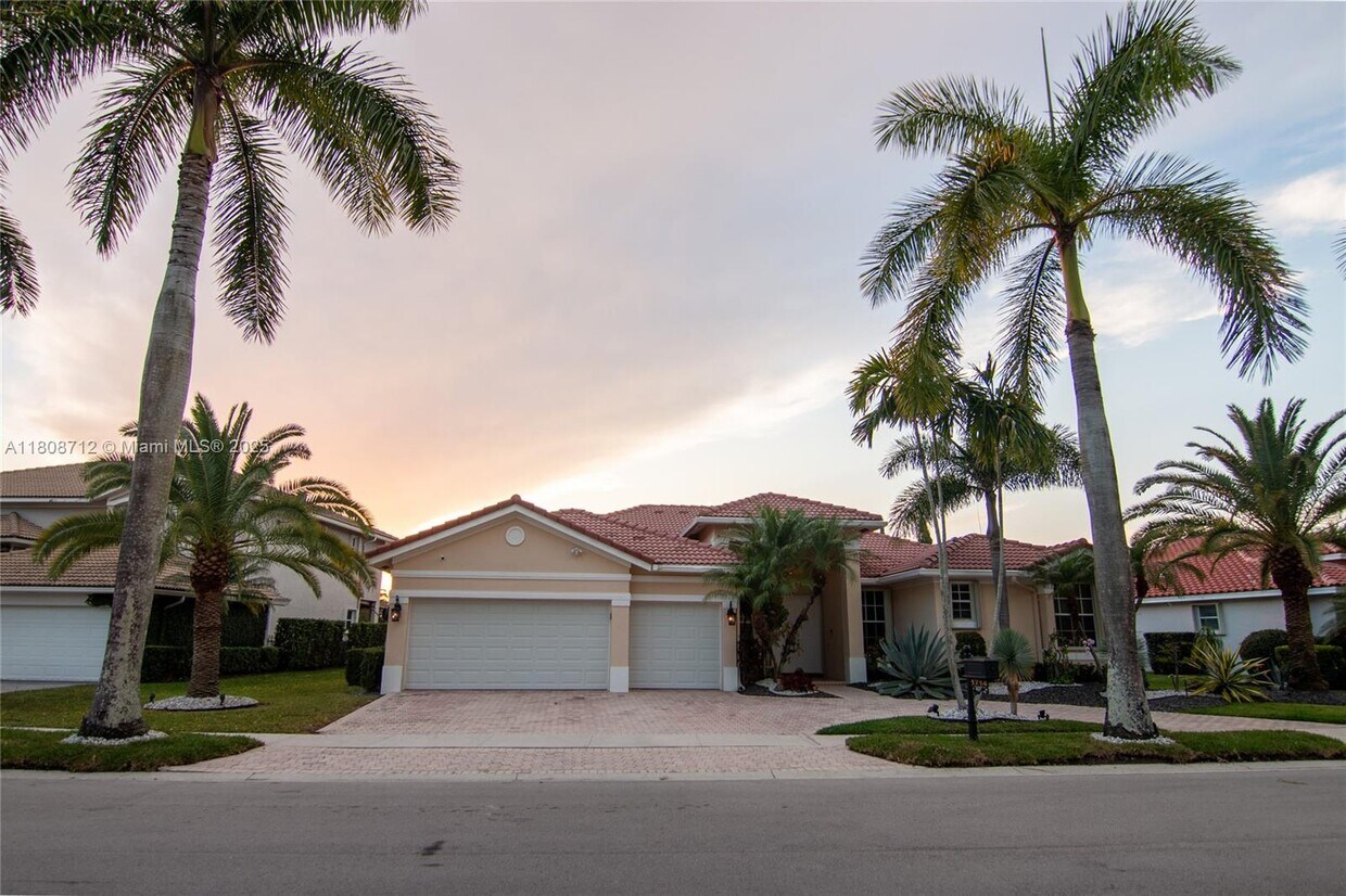 Primary Photo - 1714 Victoria Pointe Cir