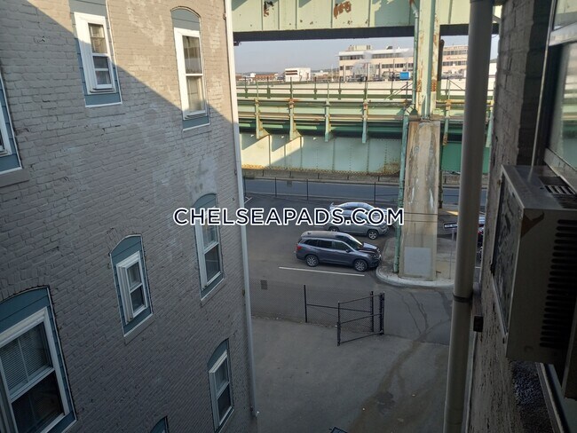 Building Photo - 150 Chestnut St