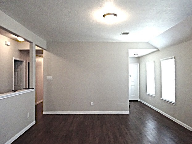 Foto del edificio - 5931 Brenwood Trails Ln