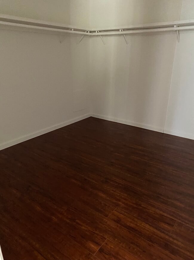 Building Photo - 501 E Magnolia Blvd