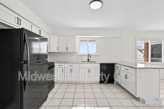Foto del edificio - 5165 Westwood Dr