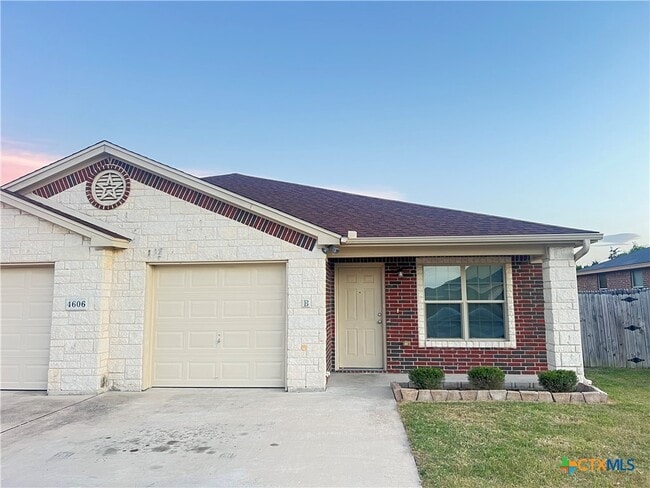 Building Photo - 4606 Cambridge Dr