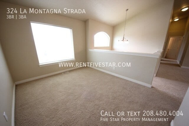 Building Photo - 324 La Montagna St