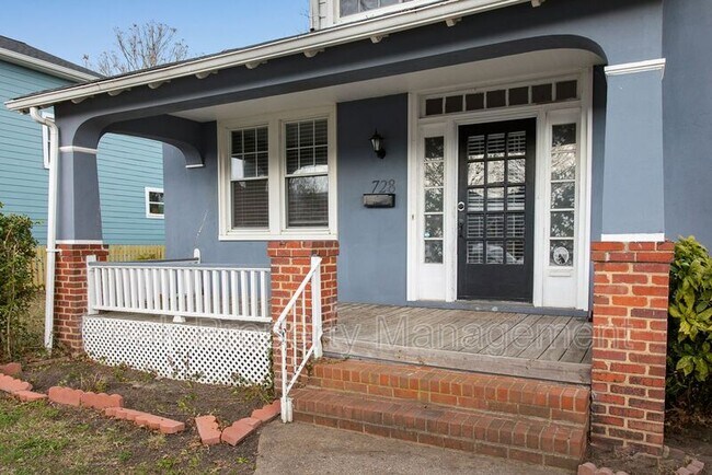 Foto del edificio - 728 Arnold Ave