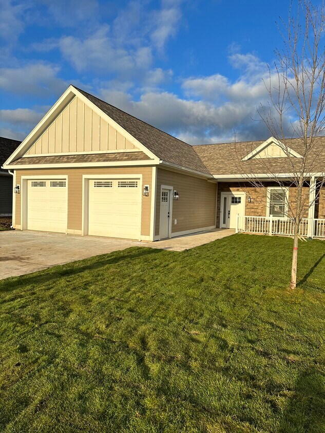 Primary Photo - 261 Liam Ln