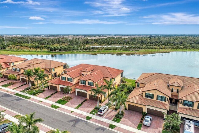 Foto del edificio - 10805 Tarflower Dr