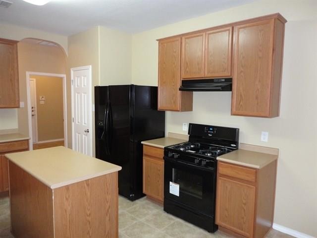 Building Photo - 1303 Samson Dr