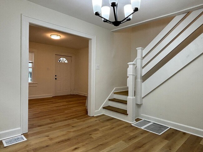 Building Photo - 83 N Ewing St