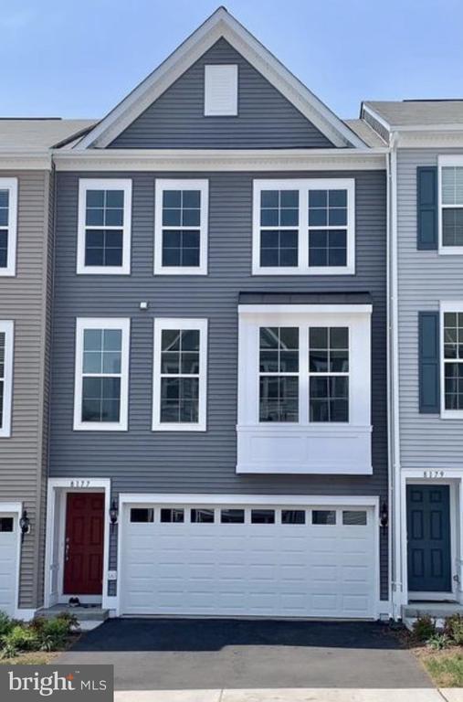 Foto del edificio - 8177 Agnes Ln