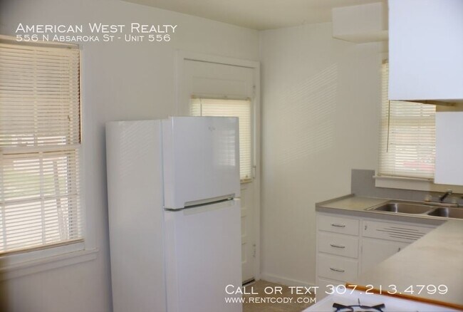 Building Photo - 556 N Absaroka St