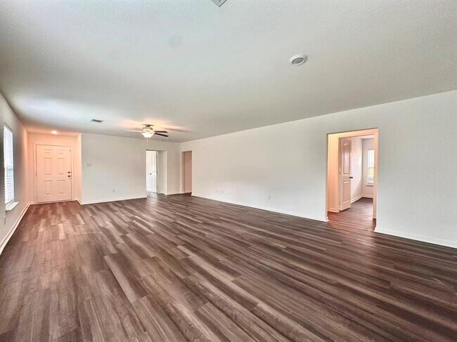Building Photo - 17916 Speculator Ln