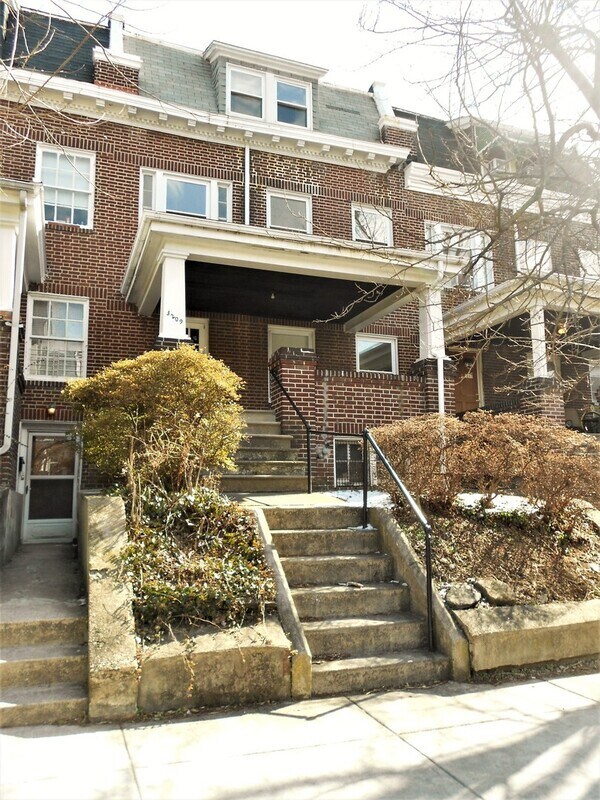 Foto principal - 3209 Guilford Ave