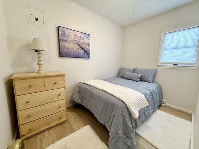 Foto del edificio - 11 Bogus Hill Rd