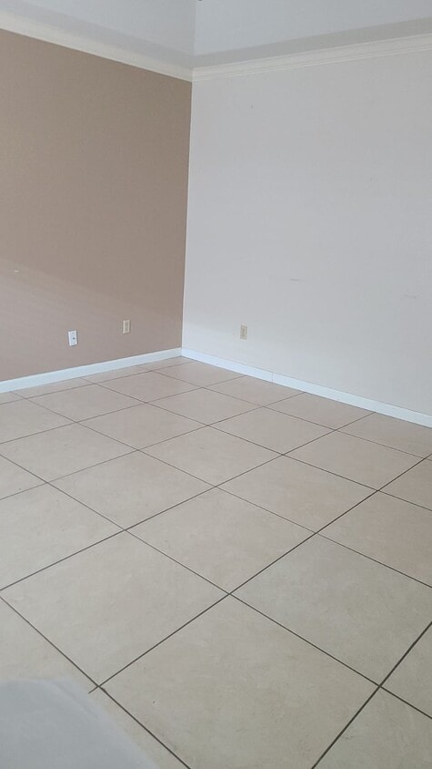 Primary Photo - 720 Sandpiper Ave