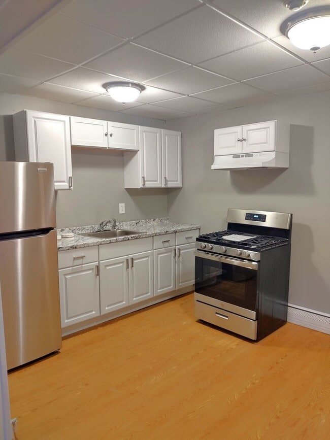 Building Photo - 86-88 Lawn Avenue