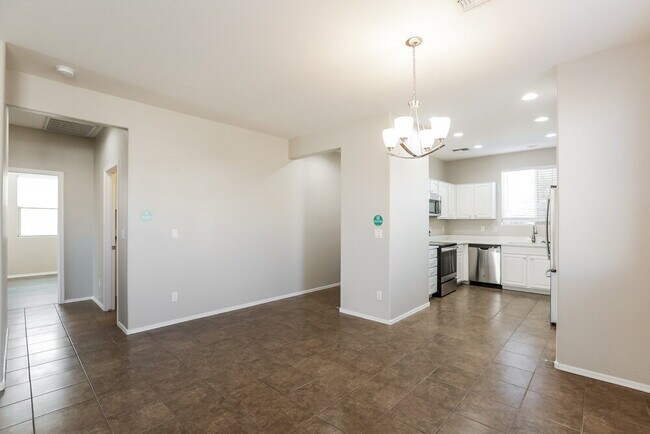 Building Photo - 819 S 176th Ln