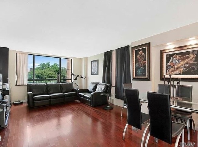 Foto del edificio - 2400 Johnson Ave