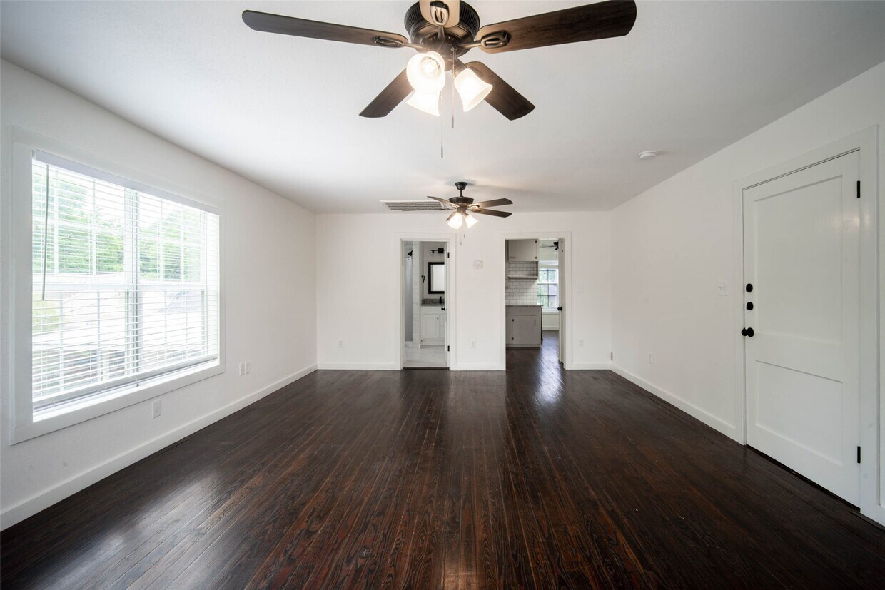 Foto principal - 1911 Forest Hill Blvd