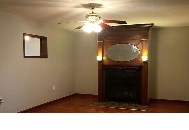 Building Photo - 82 Pelly Rd