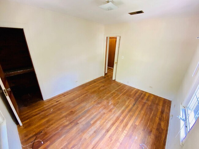 Building Photo - 103 Goodman Place