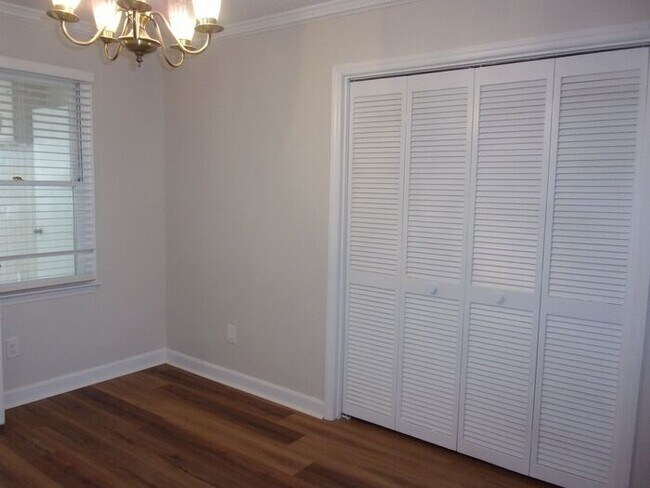 Foto del edificio - Beautiful 3 Bedroom 2 Bath Ground Level Condo in Tall Oak Villas