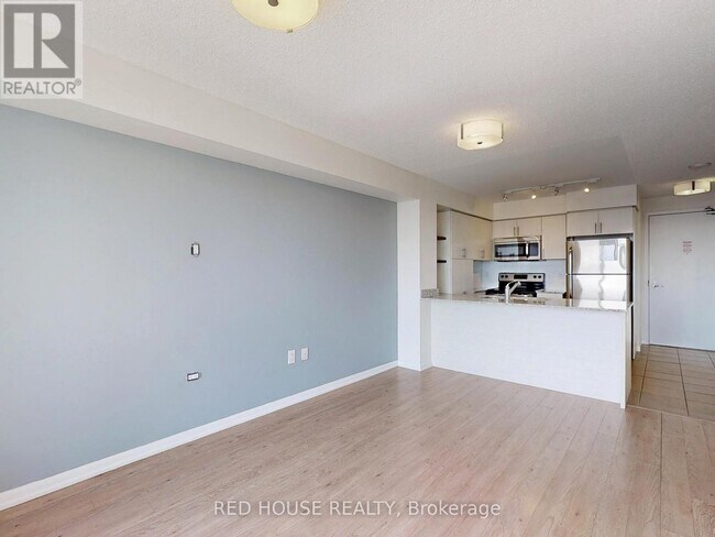 Photo du bâtiment - 800 Lawrence Ave W