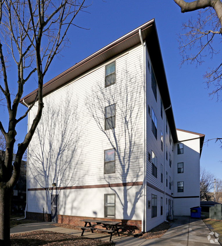 Building Photo - S.E. Hall - Whitney Young Plaza