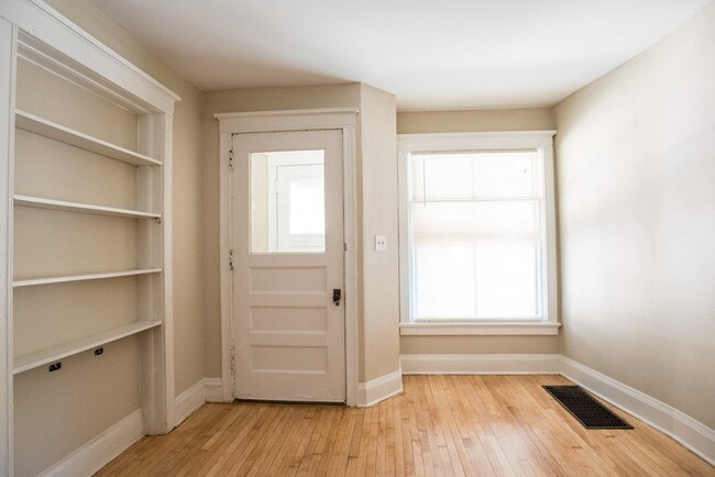 Foto del edificio - 2724-2726 N Murray Duplex