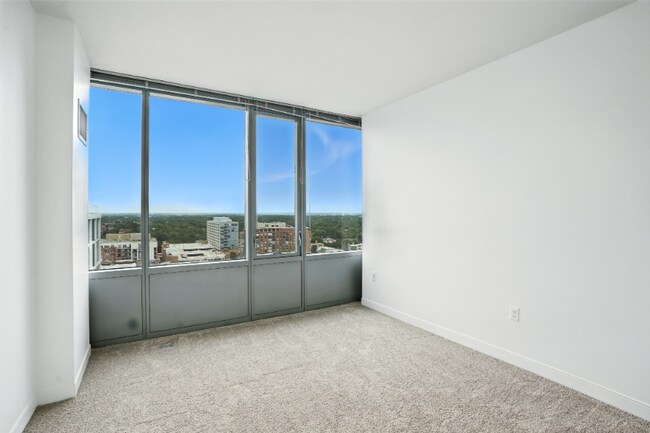 Foto del edificio - 155 Forest Ave