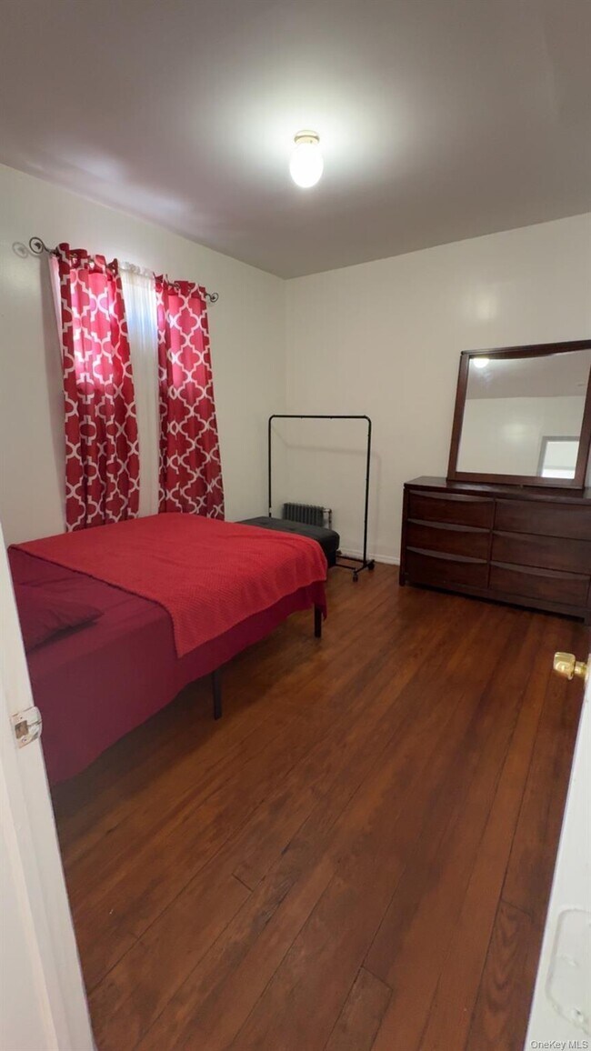 Foto del edificio - 3027 Radcliff Ave