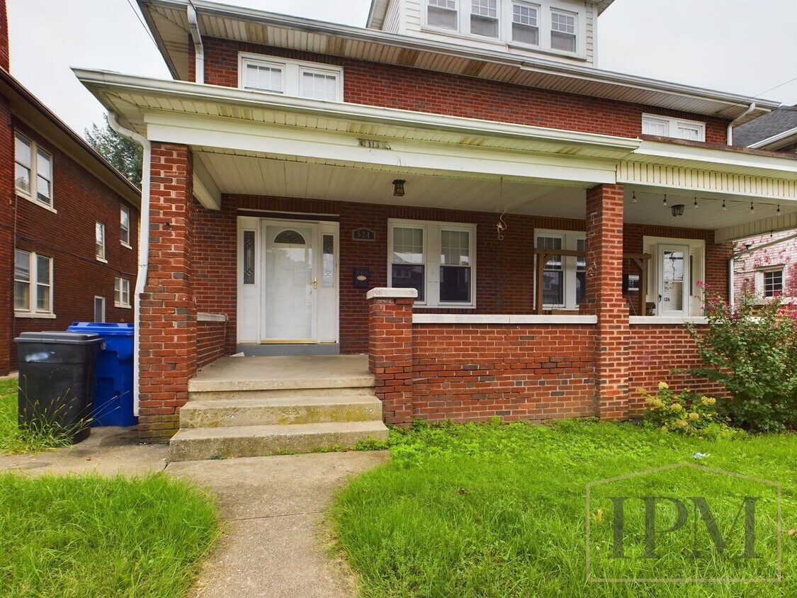 Primary Photo - Charming 4 Bedroom Home Located in York Su...