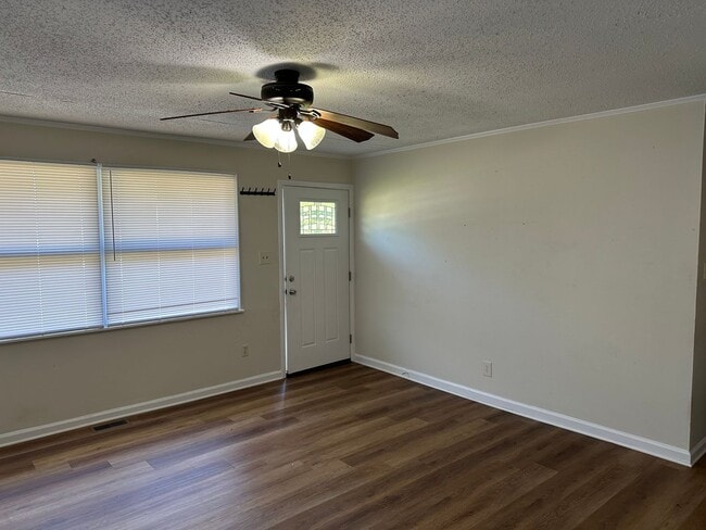 Foto del edificio - 3 bedroom 1 Bathroom House