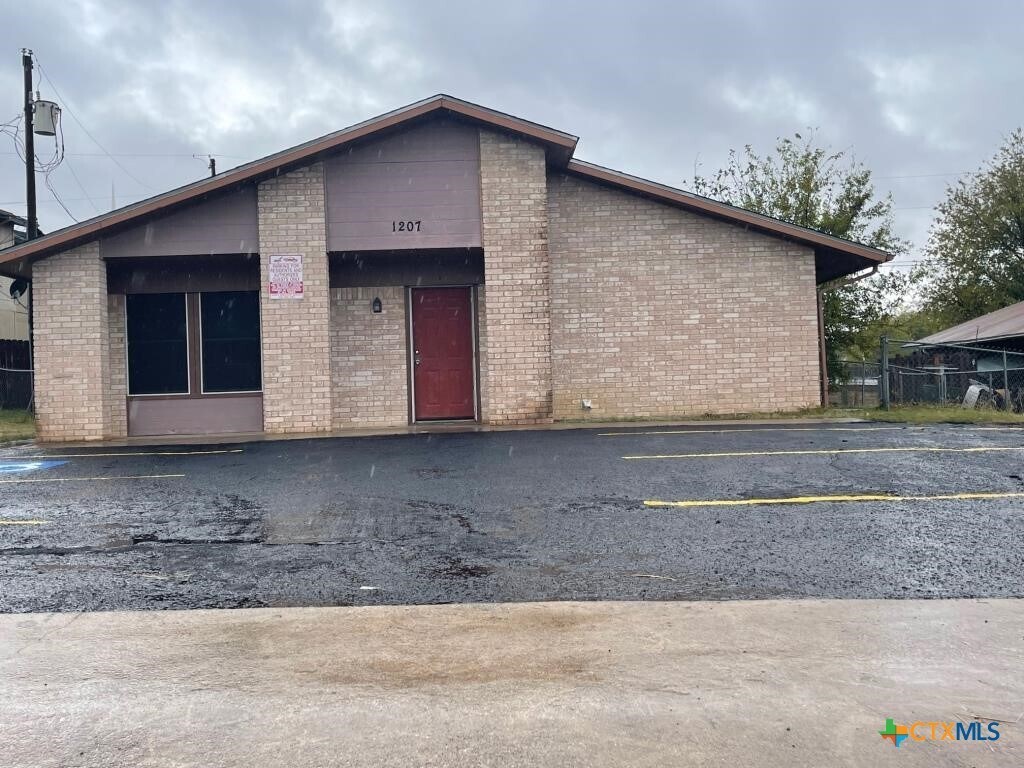 Foto principal - 1207 Charisse St