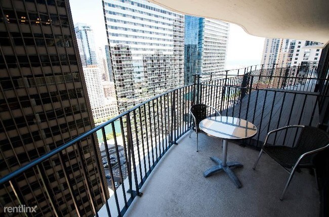 Foto del edificio - 233 N Columbus Dr