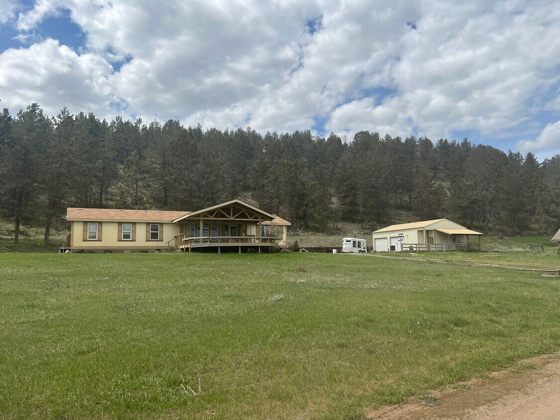 Primary Photo - 3 Bedroom, 2 Bathroom Manufactured Home - ...