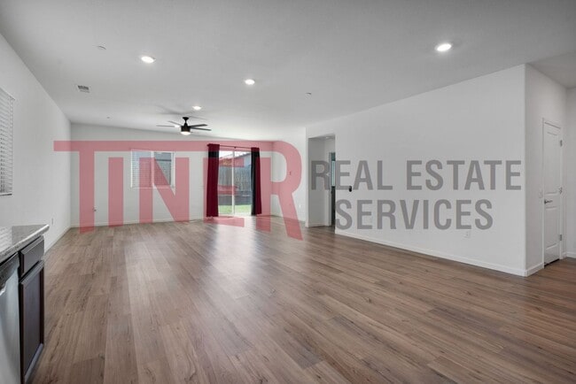 Building Photo - Modern Elegance and Practicality Combined ...