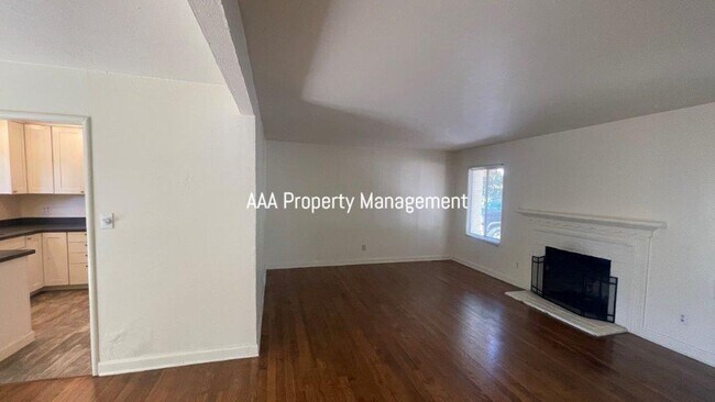 Building Photo - Pleasant Hill Beautiful 2 bedroom 1 bath h...
