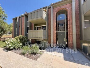 Building Photo - 1174 Foothill Dr